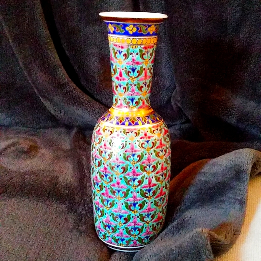 Decorative ceramic vase